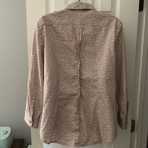 NEW YORK & COMPANY - Patterned Collared Button Up - Picture 2 of 6